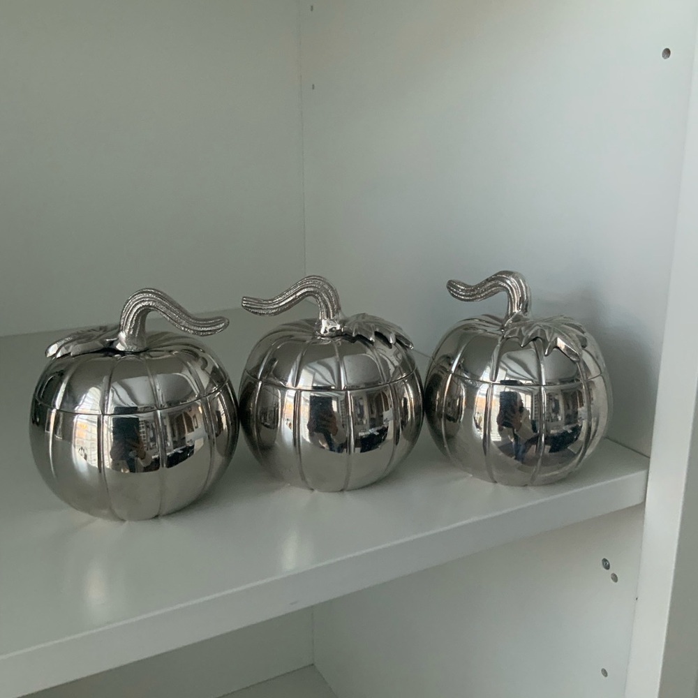 Vintage BATH & BODY WORKS Silver Metal Pumpkin Candle Containers Lid X 3 - Picture 4 of 16